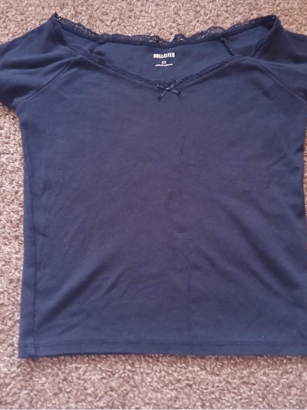 Hollister Women's Navy V-Neck Tee with Lace Trim